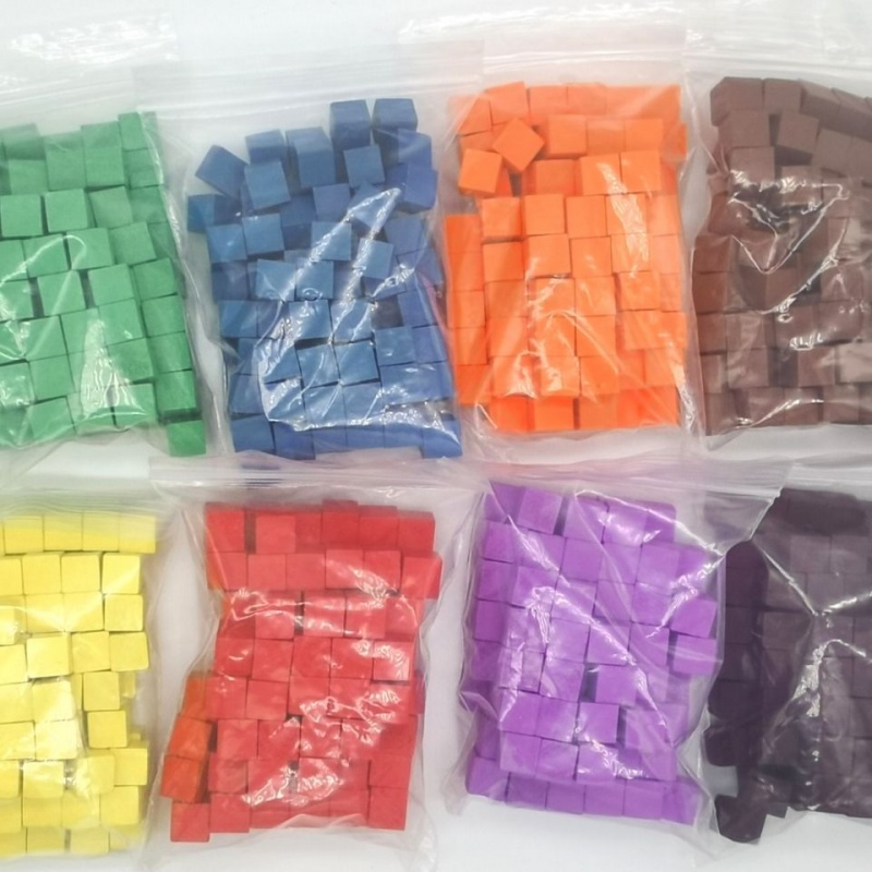 Board Game Vector - 100 ชิ้น/ล็อต 10 มม.ไม้ก้อนลูกเต๋าที่มีสีสันหมากรุกชิ้นมุมขวาสําหรับ Token ปริศนาเกมกระดาน