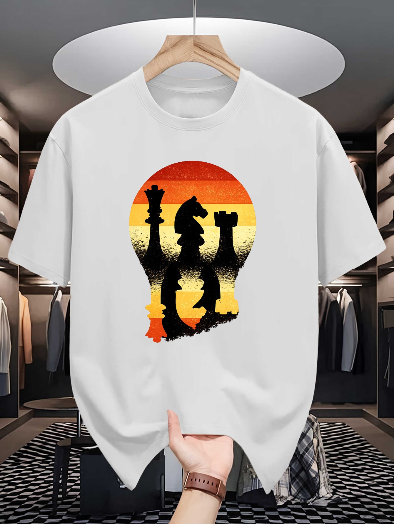 Board Game Vintage - เสื้อยืดคอกลมพิมพ์ลาย Chess Silhouette Sunset Lightbulb สำหรับผู้ชาย