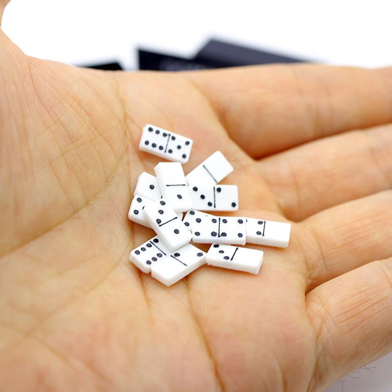 ชุดอุปกรณ์ตกแต่งบ้านตุ๊กตาขนาด - Board Game Design บทวิจารณ์และราคา