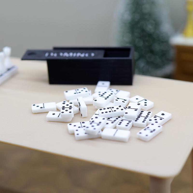 ชุดอุปกรณ์ตกแต่งบ้านตุ๊กตาขนาด - Board Game Design บทวิจารณ์และราคา